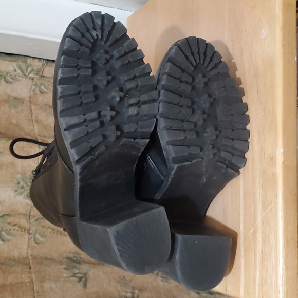 Soda Women's Malia Faux Leather Lace Up Chunky Ankle Boot - Picture 3 of 5